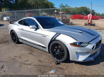  Salvage Ford Mustang