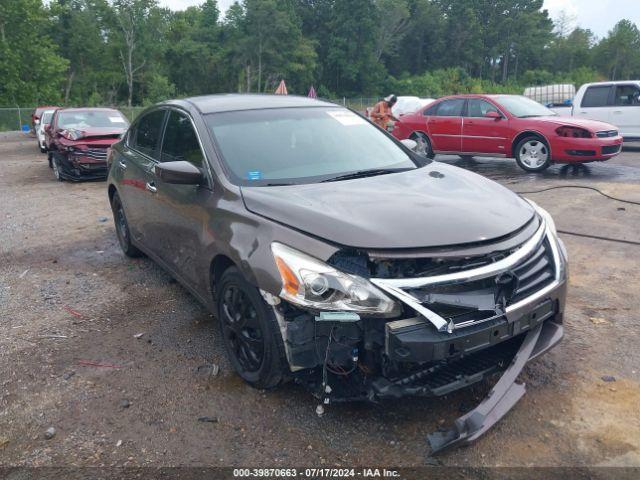  Salvage Nissan Altima