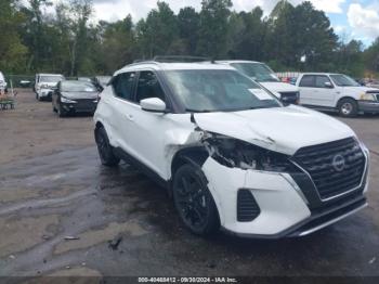  Salvage Nissan Kicks