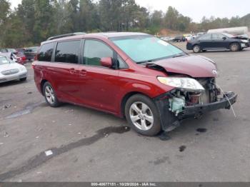  Salvage Toyota Sienna