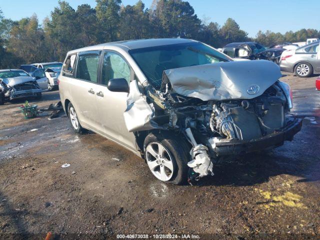  Salvage Toyota Sienna