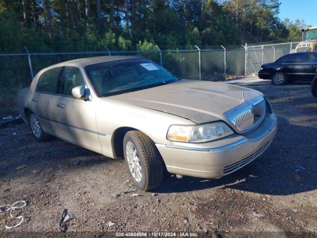  Salvage Lincoln Towncar