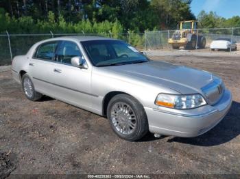  Salvage Lincoln Towncar