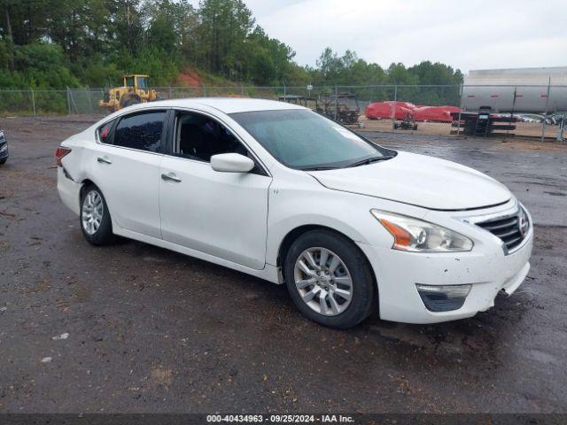  Salvage Nissan Altima