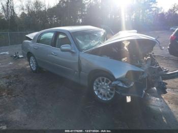  Salvage Lincoln Towncar