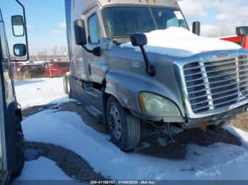  Salvage Freightliner Cascadia 125