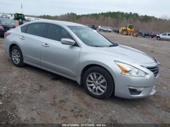  Salvage Nissan Altima