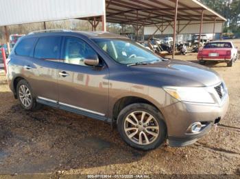  Salvage Nissan Pathfinder