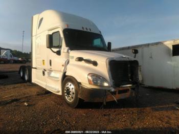  Salvage Freightliner Cascadia 125