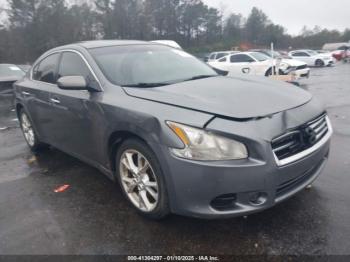  Salvage Nissan Maxima