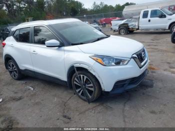  Salvage Nissan Kicks