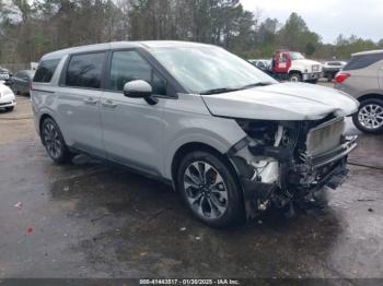  Salvage Kia Carnival