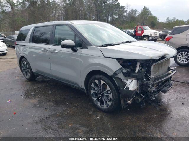  Salvage Kia Carnival