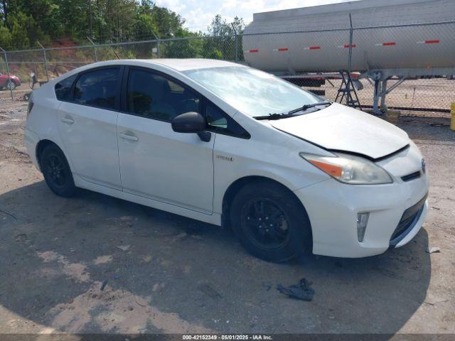  Salvage Toyota Prius