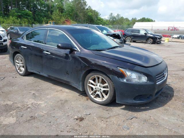  Salvage Nissan Maxima