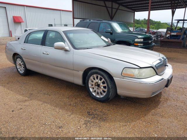 Salvage Lincoln Towncar
