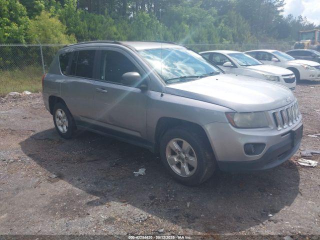  Salvage Jeep Compass