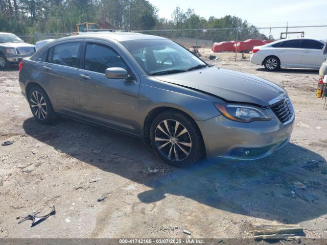  Salvage Chrysler 200
