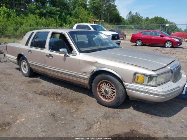  Salvage Lincoln Towncar