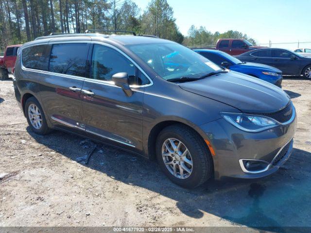  Salvage Chrysler Pacifica