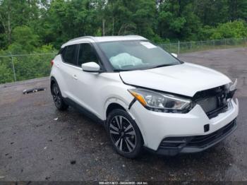  Salvage Nissan Kicks