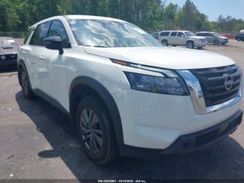  Salvage Nissan Pathfinder