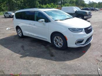 Salvage Chrysler Pacifica