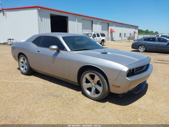  Salvage Dodge Challenger