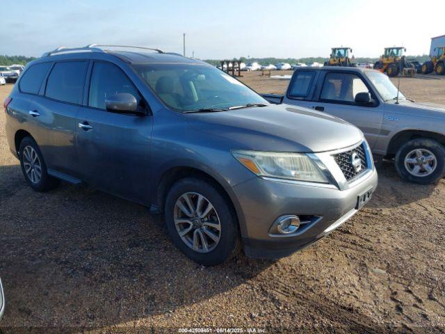  Salvage Nissan Pathfinder
