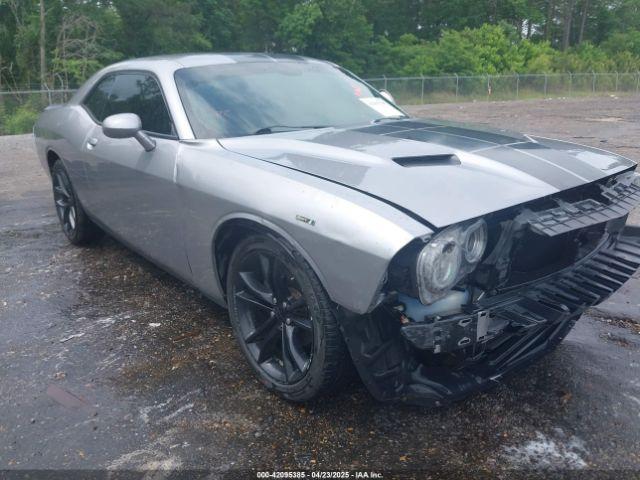  Salvage Dodge Challenger