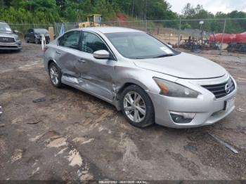  Salvage Nissan Altima