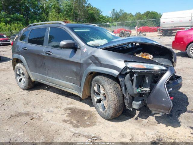  Salvage Jeep Cherokee