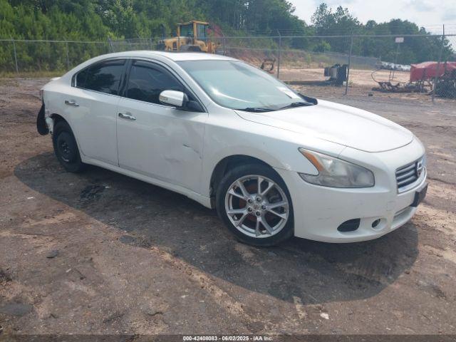  Salvage Nissan Maxima