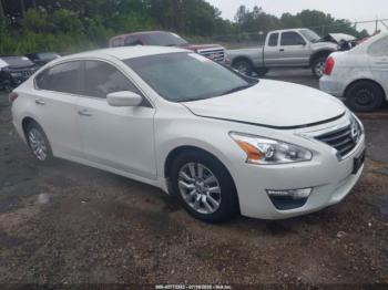  Salvage Nissan Altima