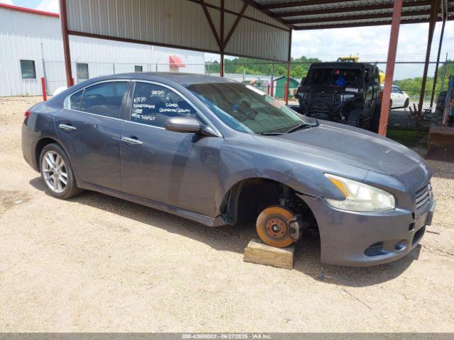  Salvage Nissan Maxima