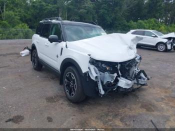  Salvage Ford Bronco