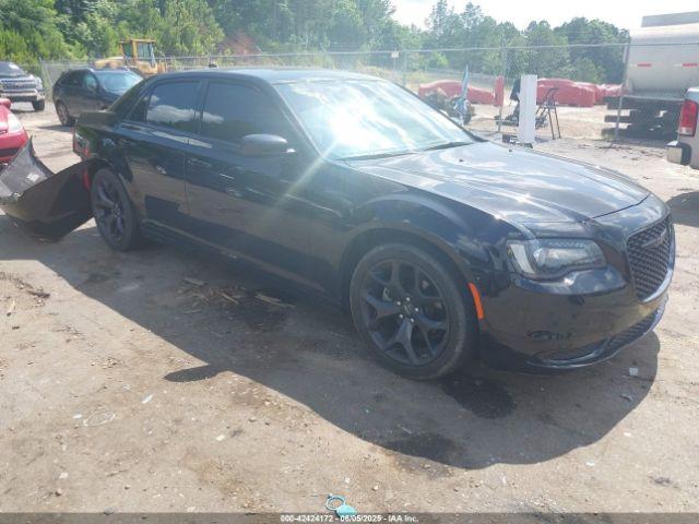  Salvage Chrysler 300