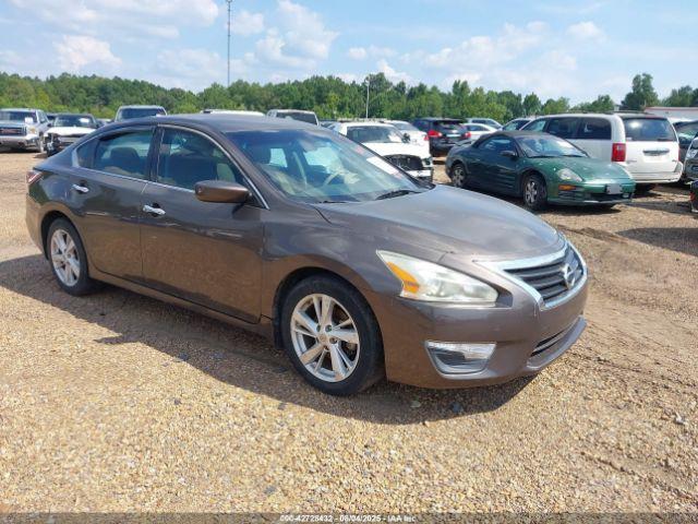  Salvage Nissan Altima