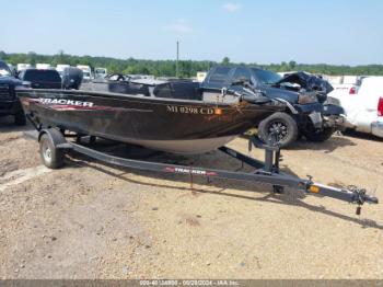 Salvage Tracker Marine Tracker Pro Glide 17