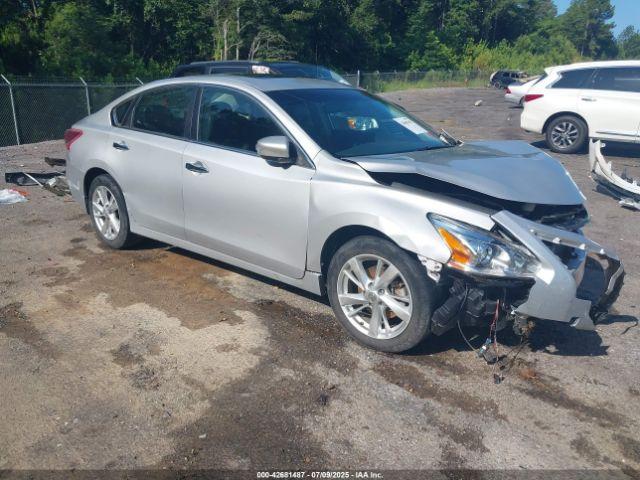  Salvage Nissan Altima