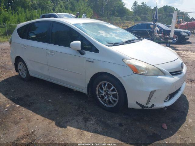  Salvage Toyota Prius v