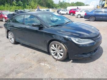  Salvage Chrysler 200