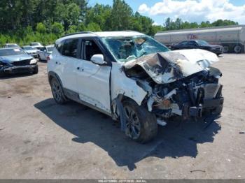  Salvage Kia Seltos