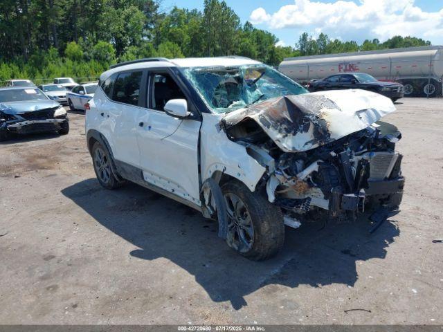  Salvage Kia Seltos