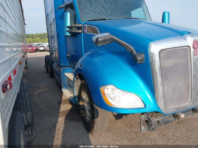 Salvage Kenworth Construction
