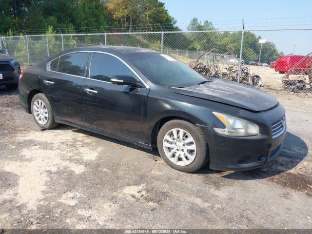  Salvage Nissan Maxima
