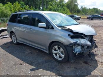  Salvage Toyota Sienna