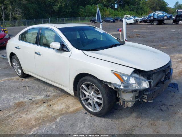  Salvage Nissan Maxima