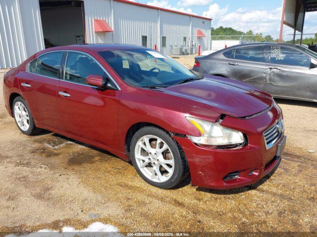  Salvage Nissan Maxima