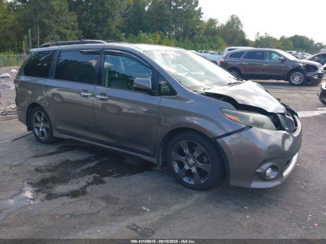  Salvage Toyota Sienna